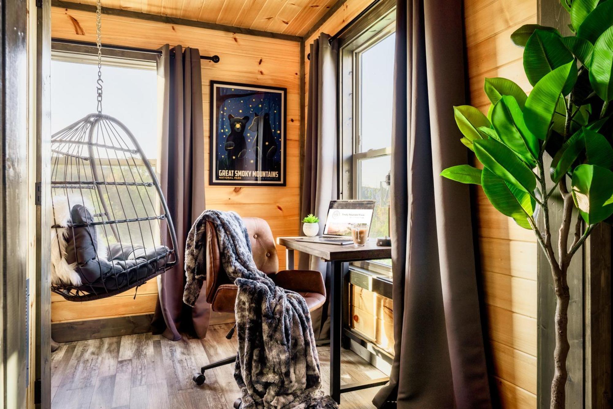 Mountainscape - Brand New Cabin W Views - Hottub - Firetable - Ps5 - Pooltable - 3 Pools แกตลิงเบิร์ก ภายนอก รูปภาพ