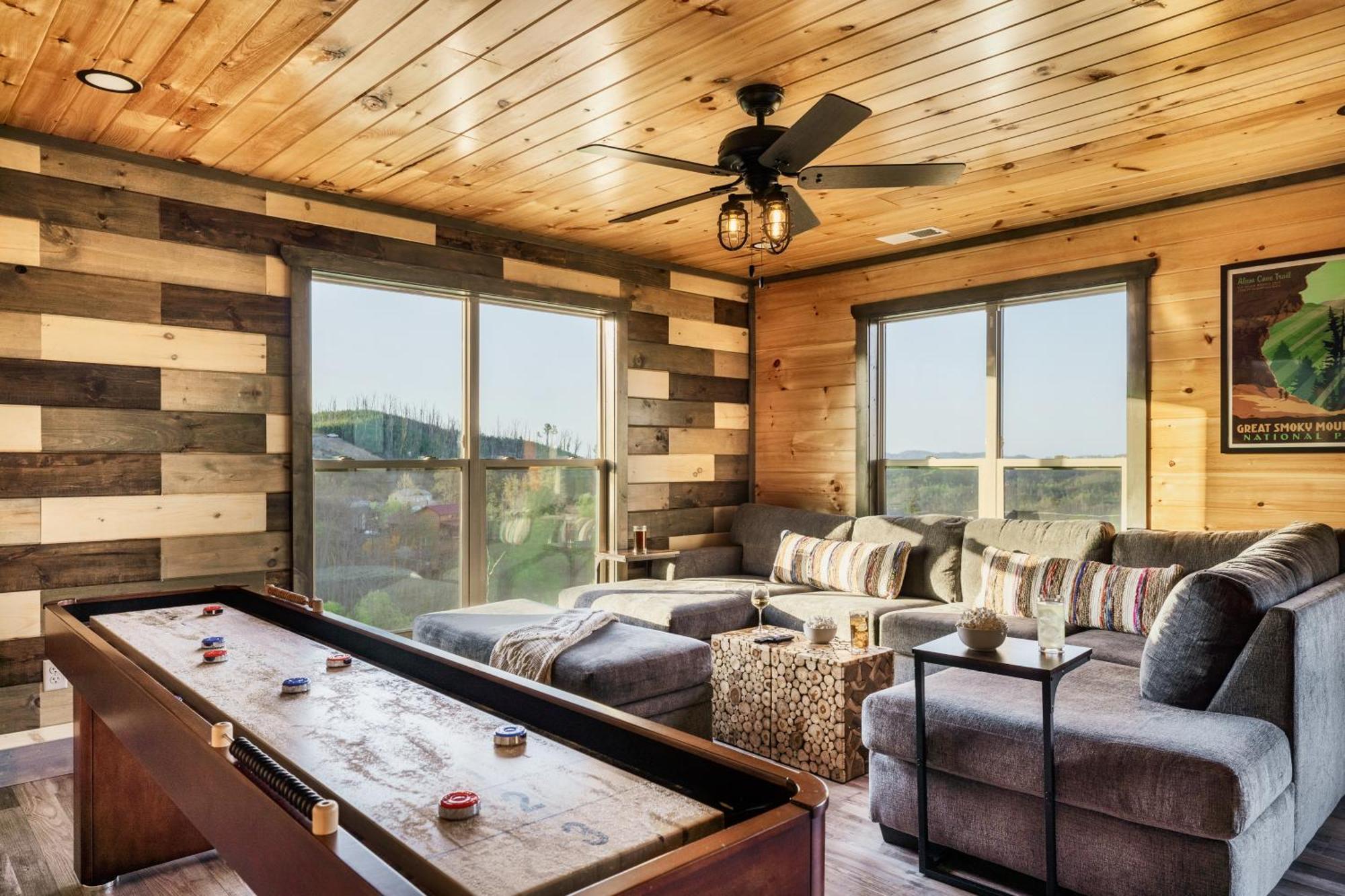 Mountainscape - Brand New Cabin W Views - Hottub - Firetable - Ps5 - Pooltable - 3 Pools แกตลิงเบิร์ก ภายนอก รูปภาพ