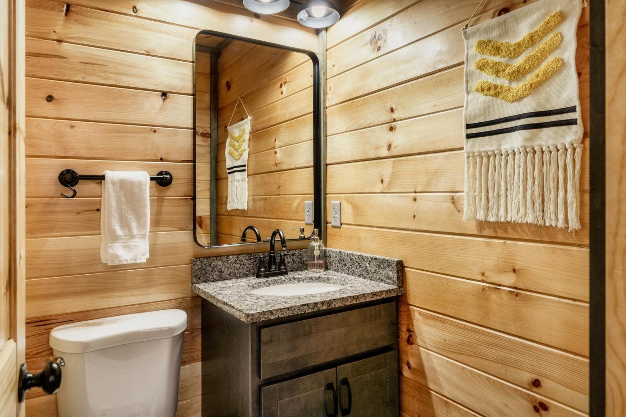 Mountainscape - Brand New Cabin W Views - Hottub - Firetable - Ps5 - Pooltable - 3 Pools แกตลิงเบิร์ก ภายนอก รูปภาพ