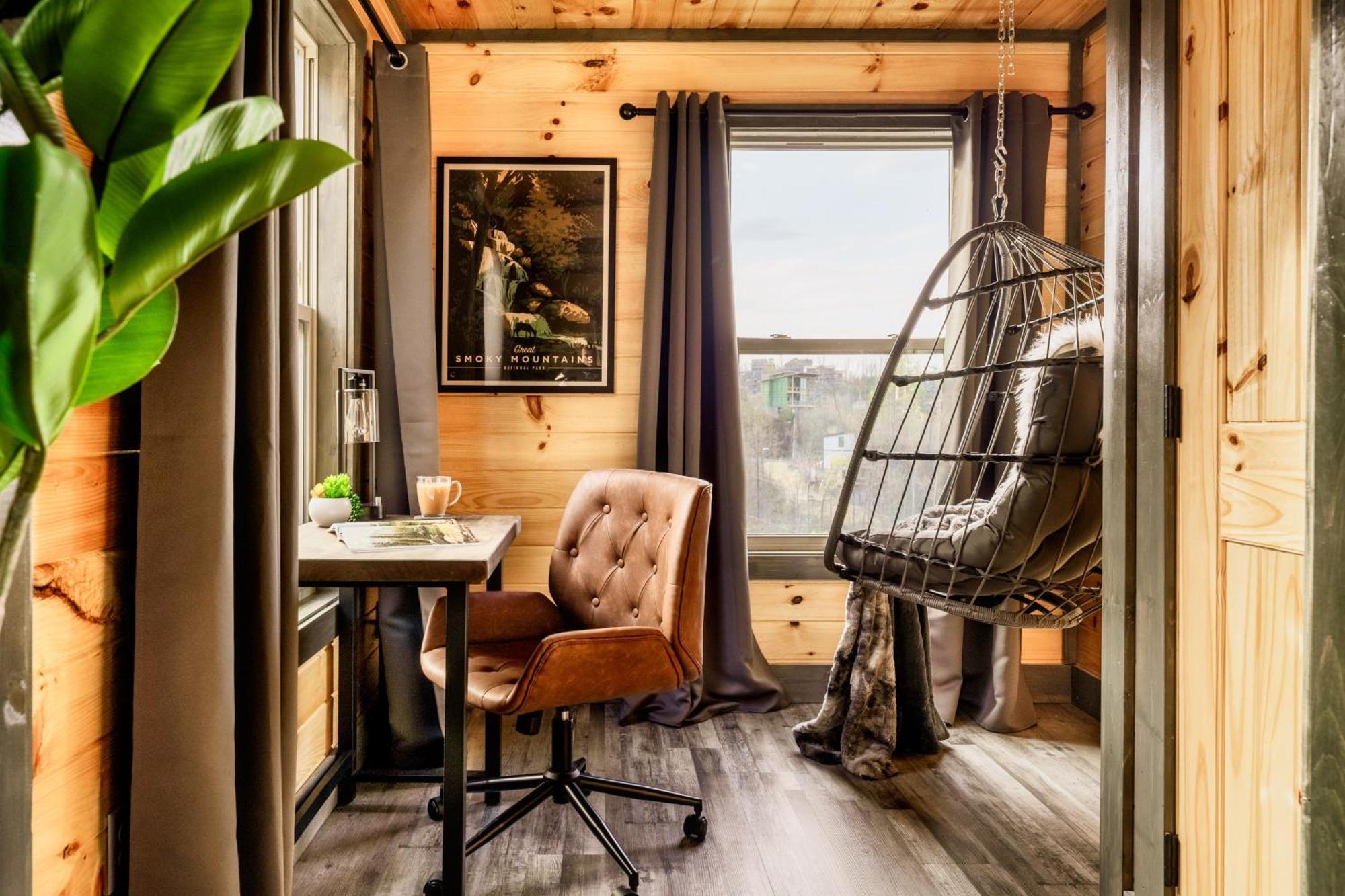 Mountainscape - Brand New Cabin W Views - Hottub - Firetable - Ps5 - Pooltable - 3 Pools แกตลิงเบิร์ก ภายนอก รูปภาพ