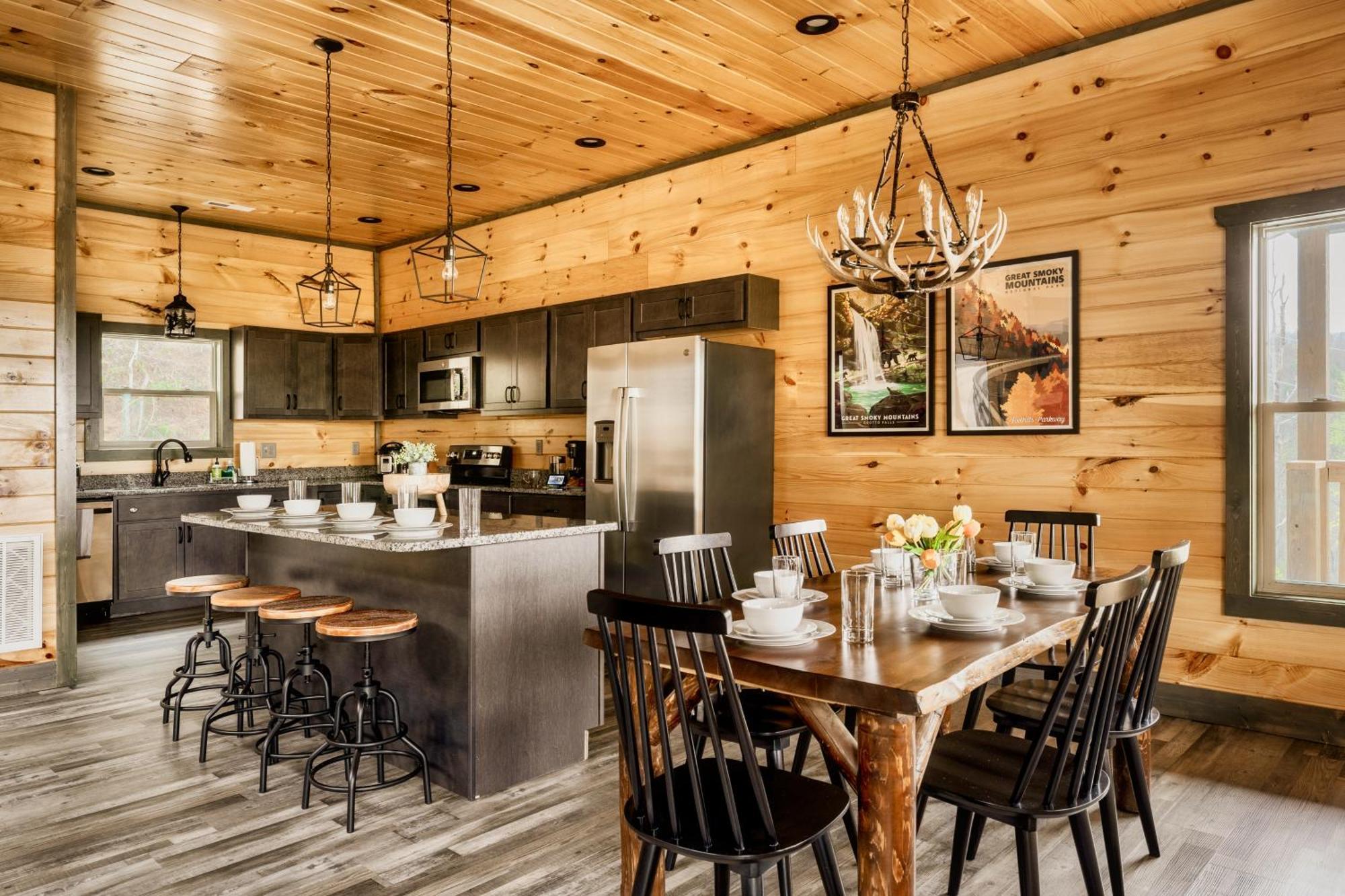 Mountainscape - Brand New Cabin W Views - Hottub - Firetable - Ps5 - Pooltable - 3 Pools แกตลิงเบิร์ก ภายนอก รูปภาพ