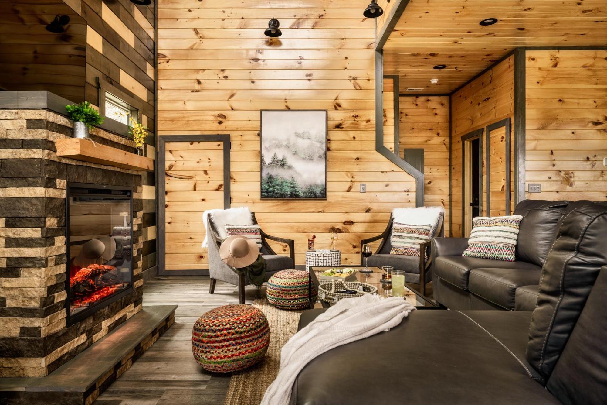 Mountainscape - Brand New Cabin W Views - Hottub - Firetable - Ps5 - Pooltable - 3 Pools แกตลิงเบิร์ก ภายนอก รูปภาพ