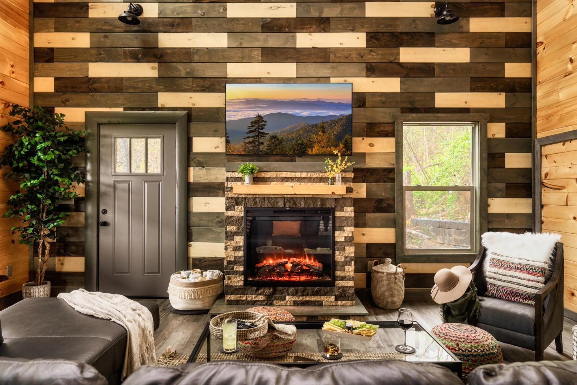 Mountainscape - Brand New Cabin W Views - Hottub - Firetable - Ps5 - Pooltable - 3 Pools แกตลิงเบิร์ก ภายนอก รูปภาพ
